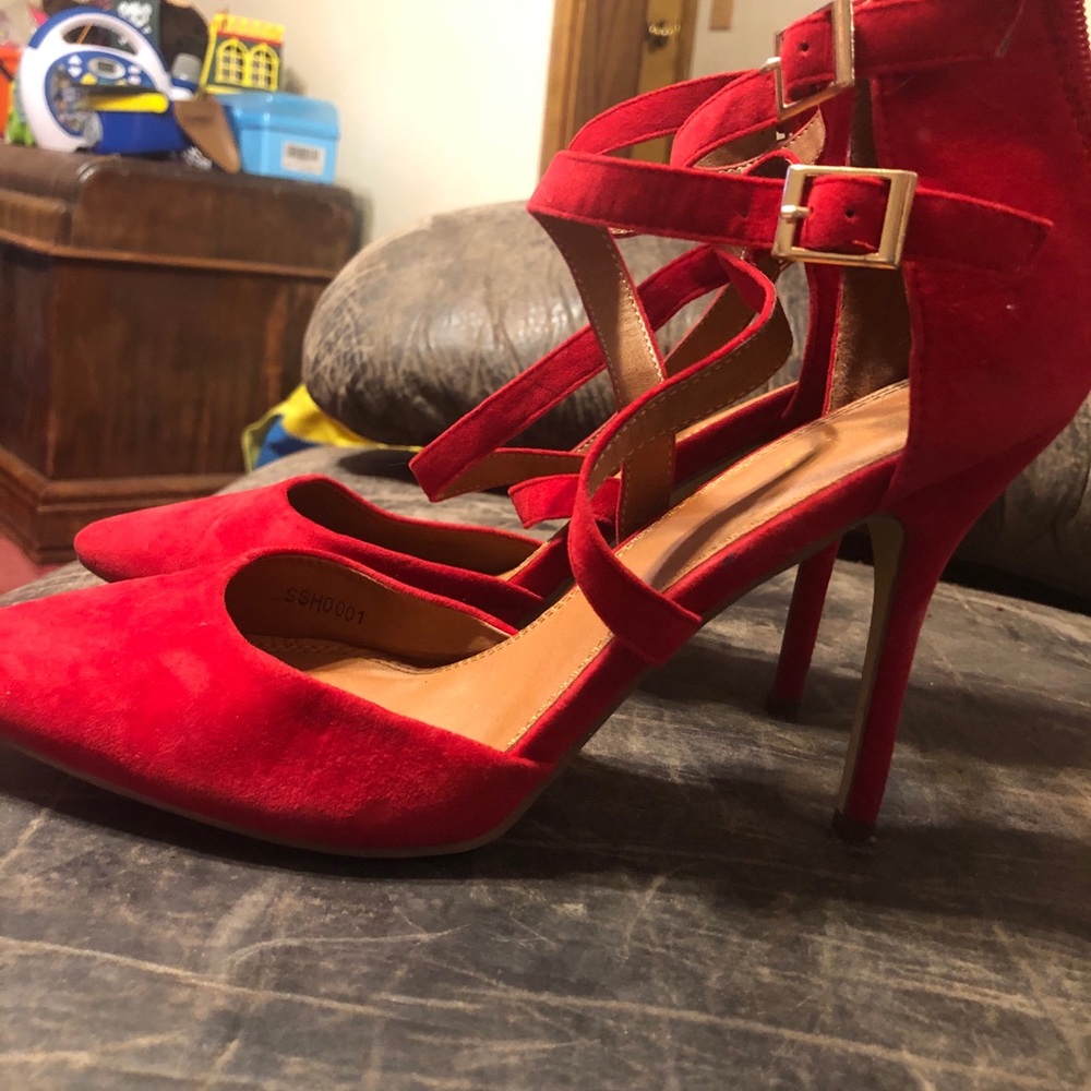 Super cute red heels